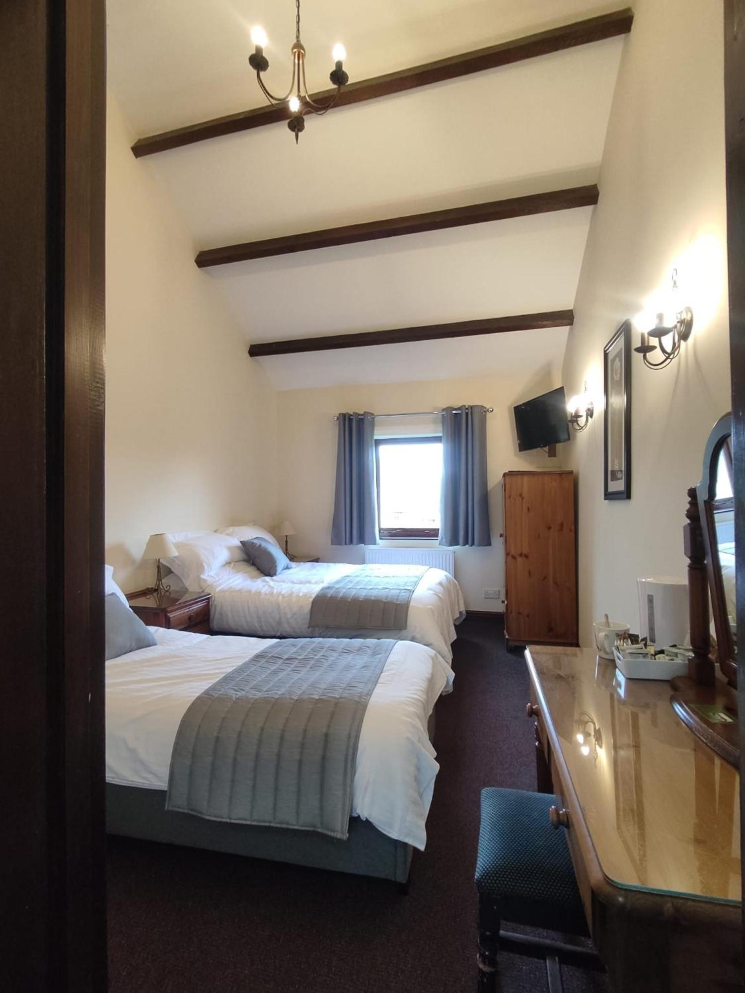 Ye Olde Bowling Green Inn Bradwell  Экстерьер фото
